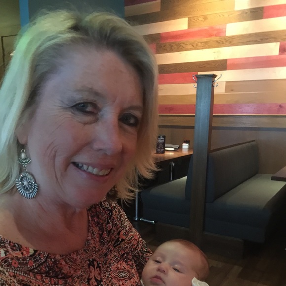 Meet your Posher, Paulita - Picture 1 of 1