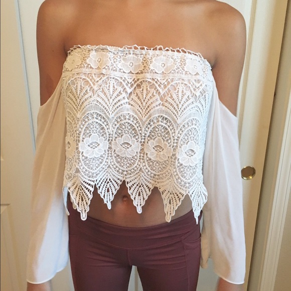 LF Off the Shoulder Crop