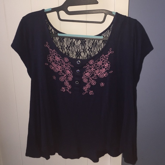 navy shirt