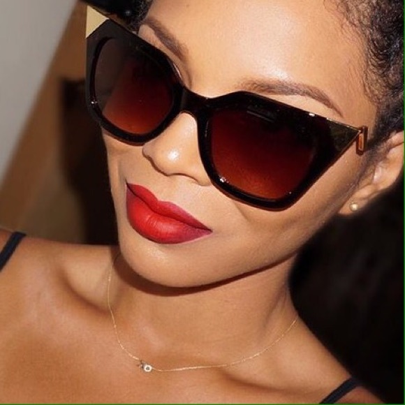 Designer Style Gold-tip Cat-eye Sunglasses