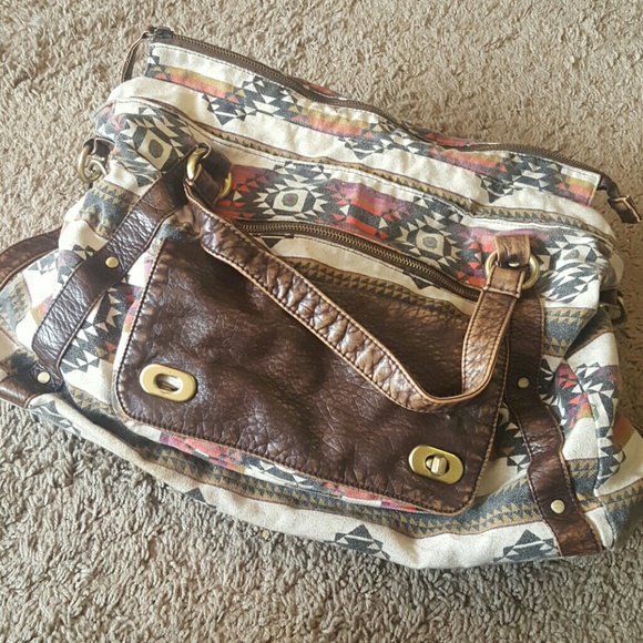*MUST GO TODAY* Aztec Print Large Purse