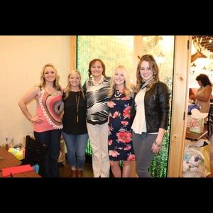 Meet your Posher, Whitney