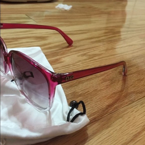 Pink dolce and Gabbana sunglasses - Picture 2 of 3