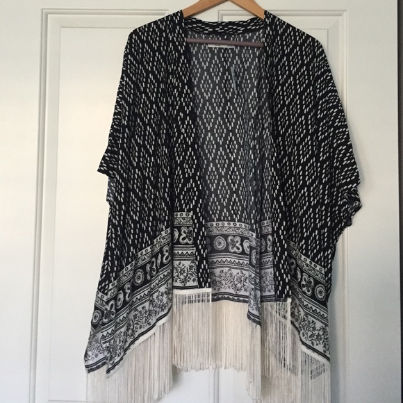 BNWT Black and White Kimono