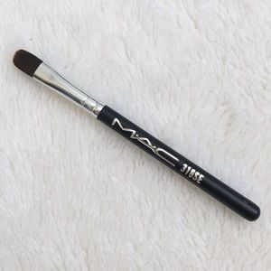 mac lipstick brush