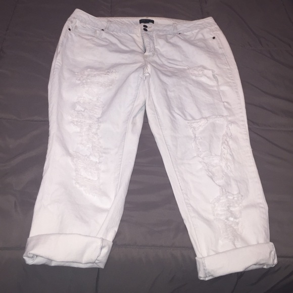 Distressed Boyfriend Jeans