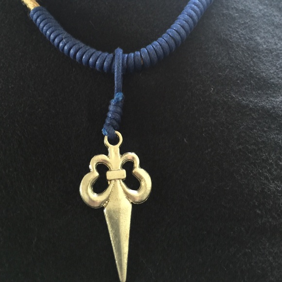 Spearhead men's twine and silver necklace - Picture 2 of 3