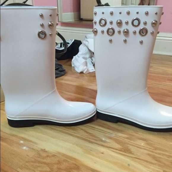 Stuart Weitzman Shoes - Stuart Weitzman rainboots