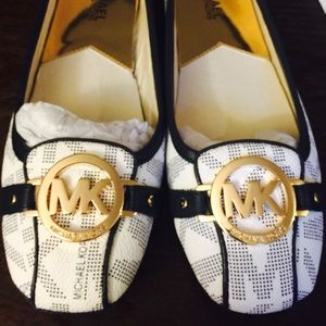 New  Michael Kors Blue and White MK Flats