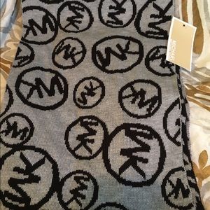 Authentic Reversible Michael Kors Infinity Scarf