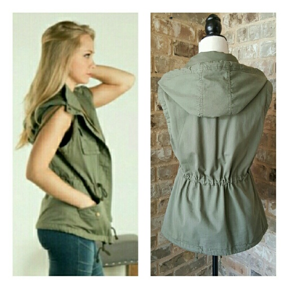 ONE MED LEFT! Lined Military Style Vest with Hood - Picture 2 of 4