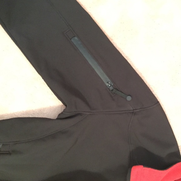 Weatherproof jacket - Picture 4 of 4