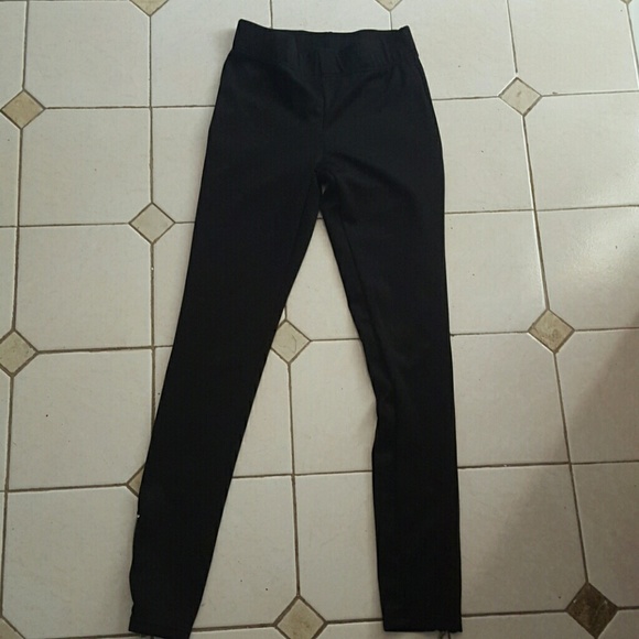 Black pants - Picture 1 of 1