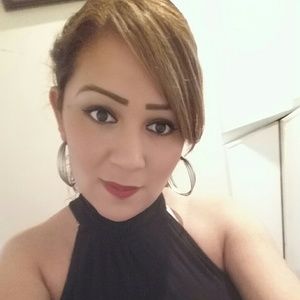 Meet your Posher, Isaura