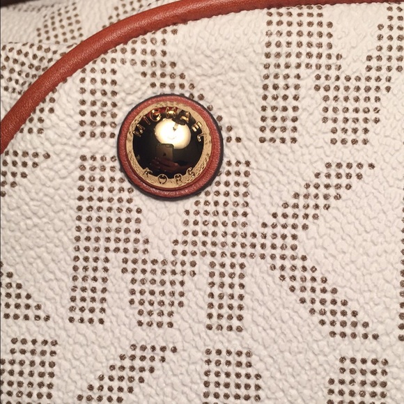 (SOLD) Michael Kors PVC Large Gathered Bag - Picture 4 of 4