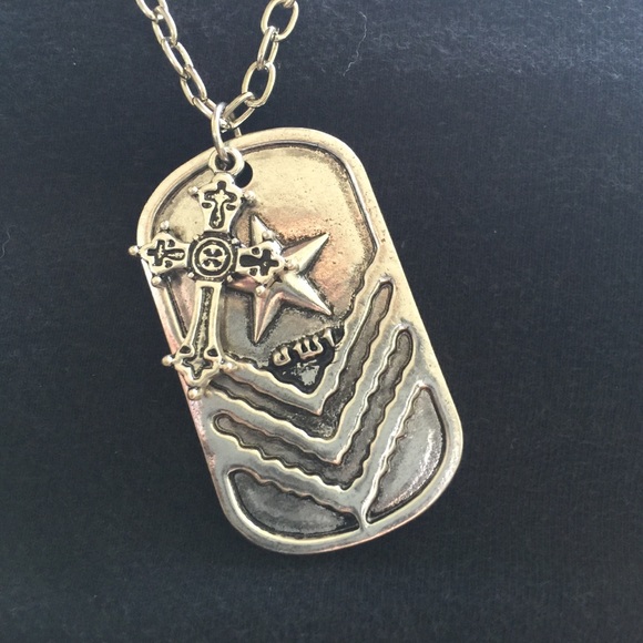 Men's silver Military chevron with crucifix NWOT - Picture 3 of 4
