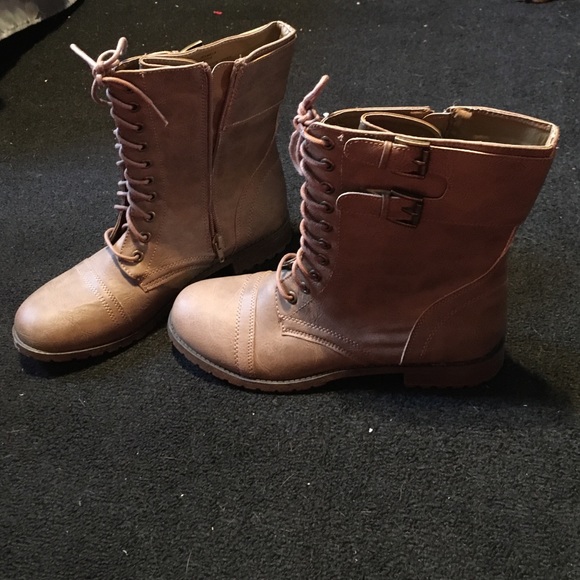 Rampage boots size 8.5 tan. Combat boots