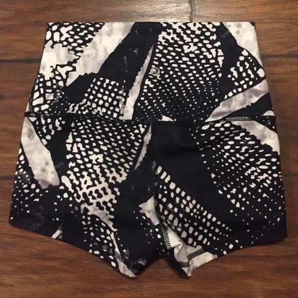 lululemon Wunder shorts!! super cute! - Picture 2 of 2