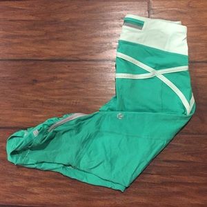 gently used lulu Capri leggings