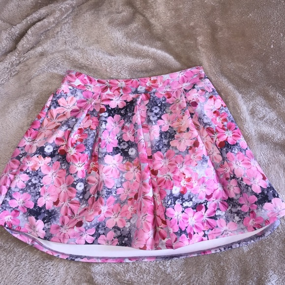 Pink floral skirt summer🌺🌸