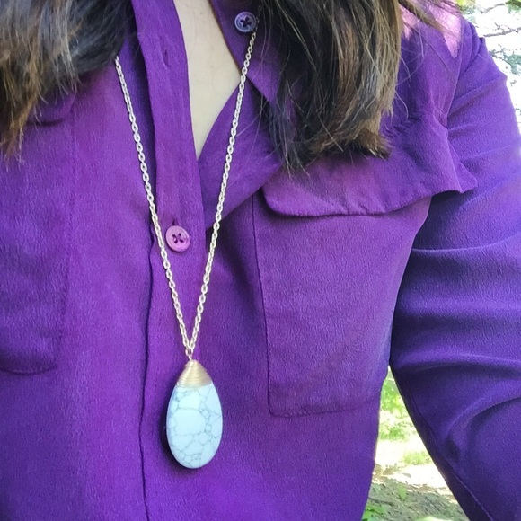 NWT || White Marble Teardrop Pendant Necklace - Picture 4 of 4