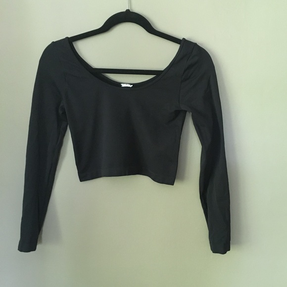 Black Long Sleeve Crop