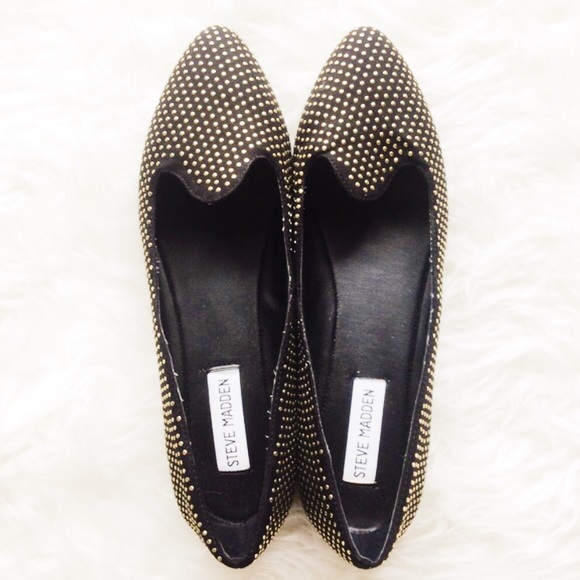 Shoes - Studded Steve Madden Flats