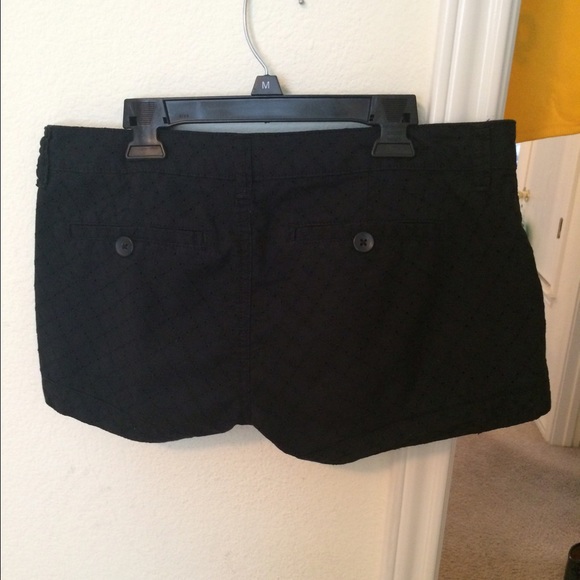 Shorts - Picture 3 of 4