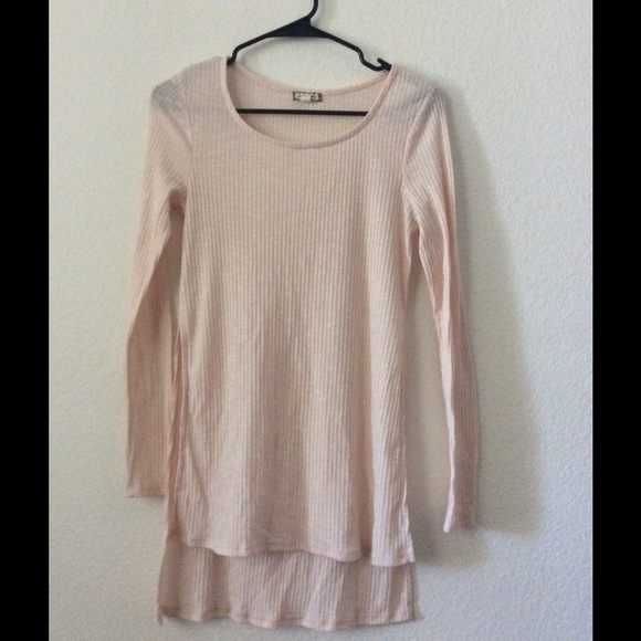 Delicate pink ribbed shirt