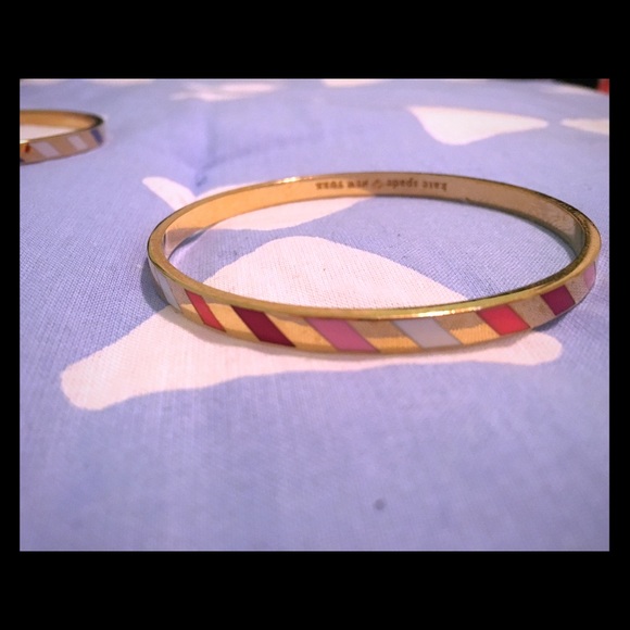 ✨slightly used Kate Spade 'three cheers' bangle ✨
