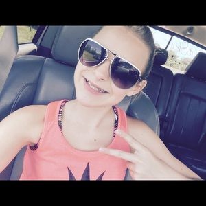 Meet your Posher, Stephanie