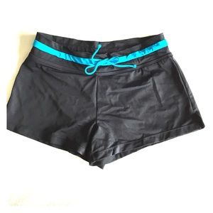 Swim shorts/bottoms