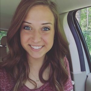 Meet your Posher, Nicole