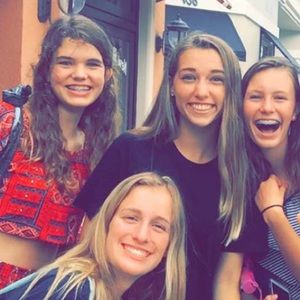 Meet your Posher, Fallon