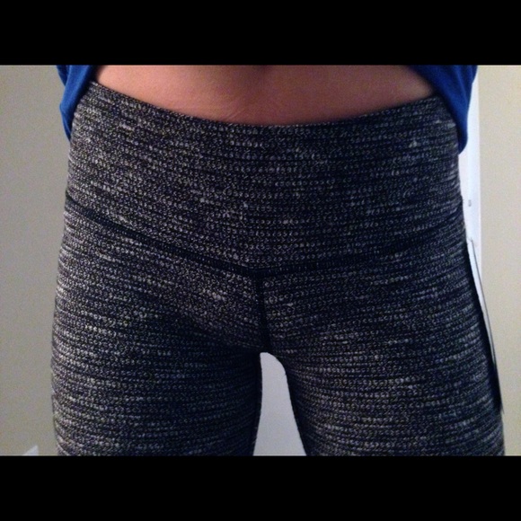 Lululemon Black/Grey Pique Wunder Under leggings