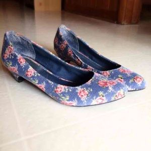 Floral kitten heels