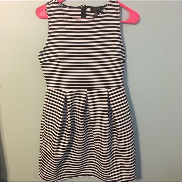 Forever21 black and white striped dress:M