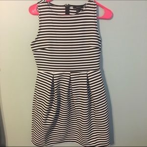 Forever21 black and white striped dress:M