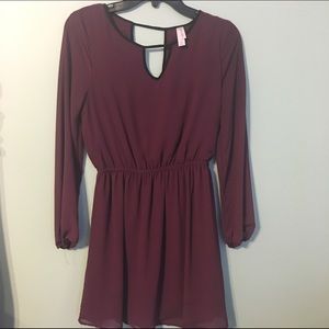 Burgundy sleeved dress:M