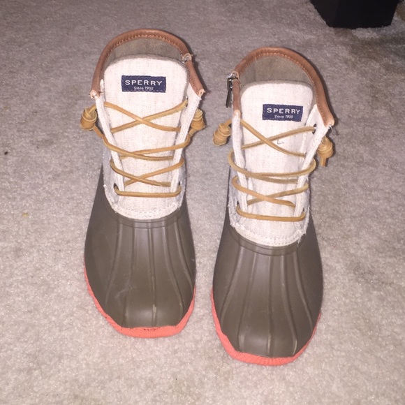 Sperry duck boots !