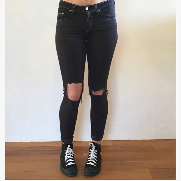 Rag and bone midrise disressed jeans size 24