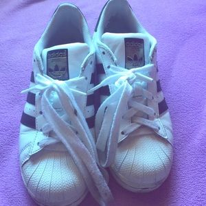 Adidas superstars