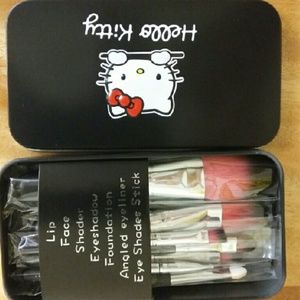 Hello kitty make up brushes