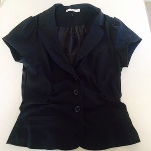 Black blazer top.