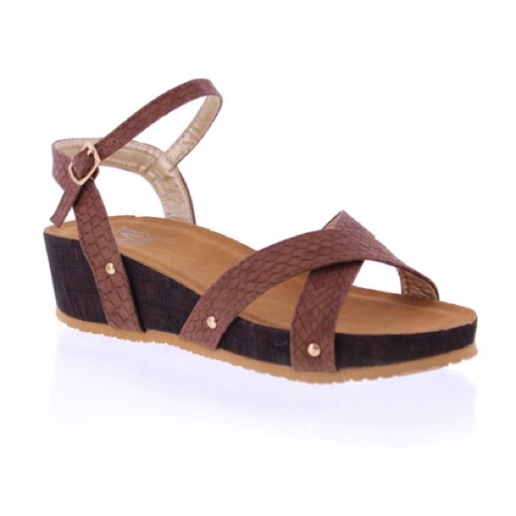 Maker's Brown Sandals Wedges - Picture 2 of 4