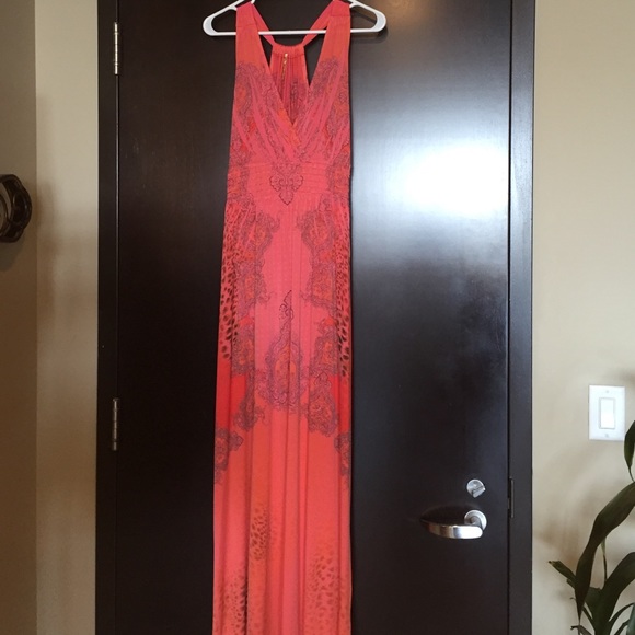 Long flowing v neck dress - Picture 2 of 4