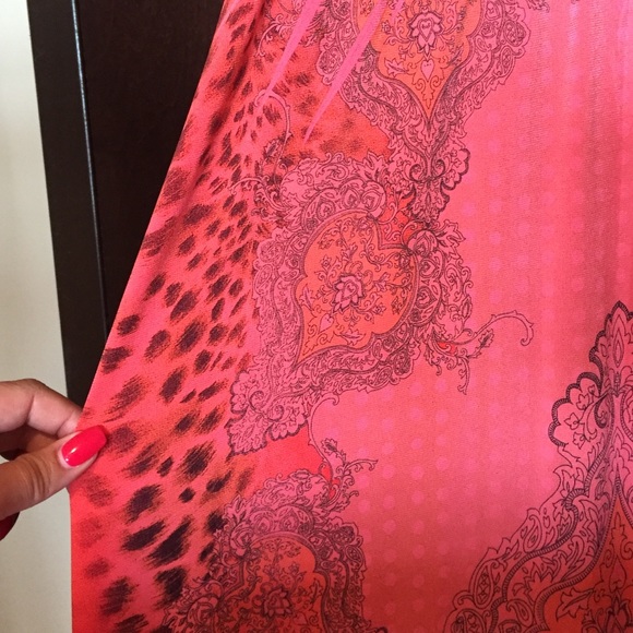 Long flowing v neck dress - Picture 4 of 4