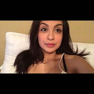 Meet your Posher, Adrianna