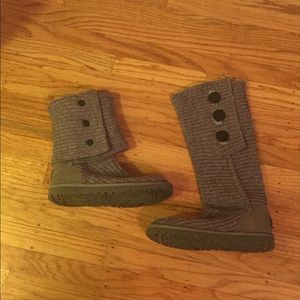 Grey knit ugg