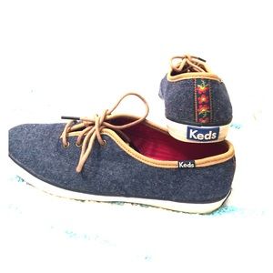 *sold* Keds Champion Navy felt Oxford  size 7